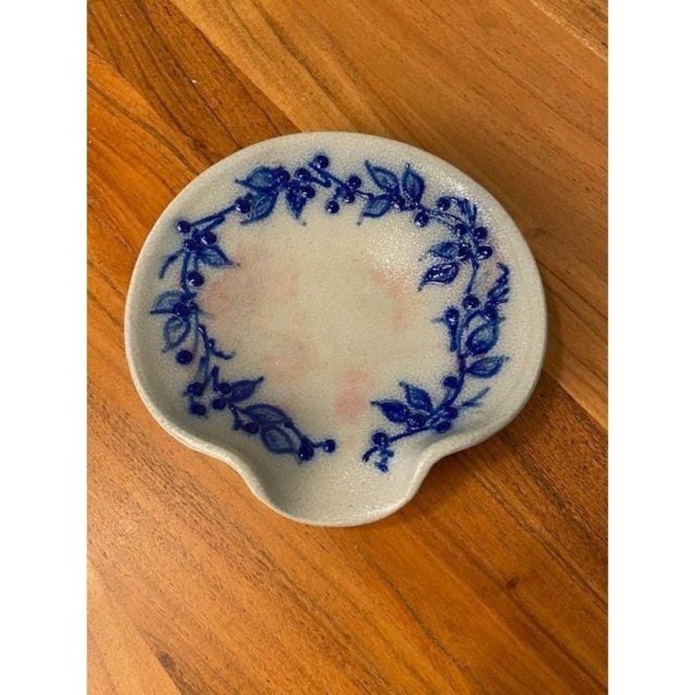 Salmon Falls Stoneware 2001 Blue Berry Vine Salt Glaze Spoon Rest Soap Dish NH